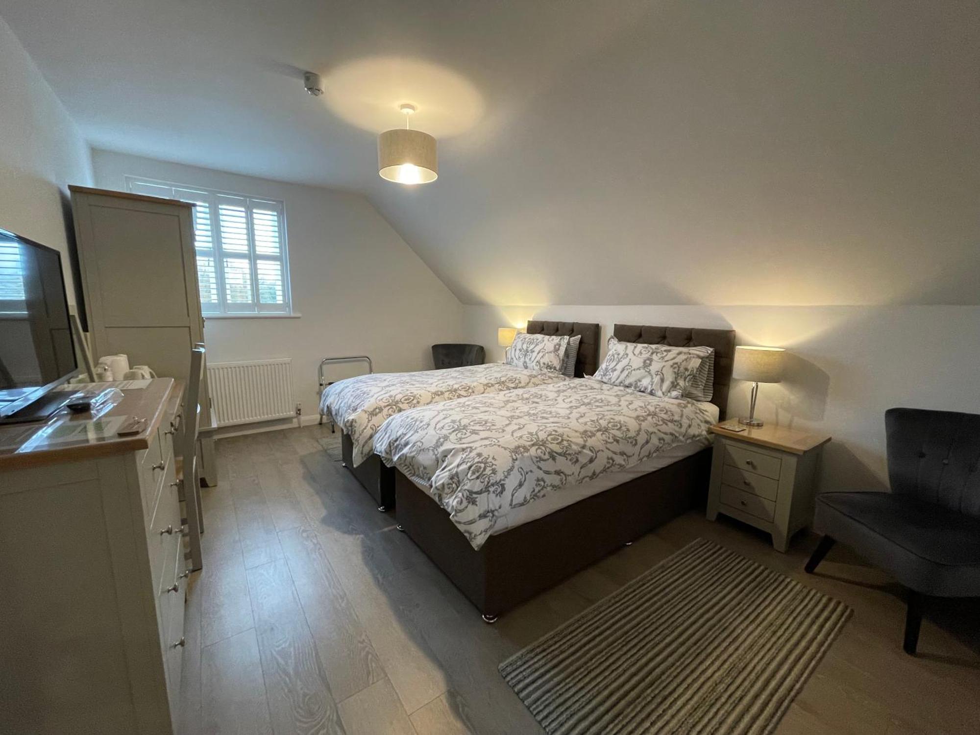 Hotel Cotswold Hare Cirencester Esterno foto